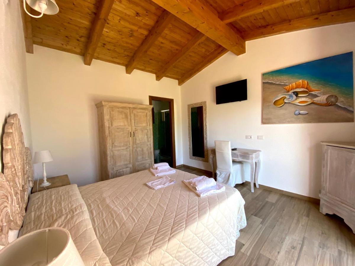 Quadrifoglio Affittacamere San Teodoro  Extérieur photo