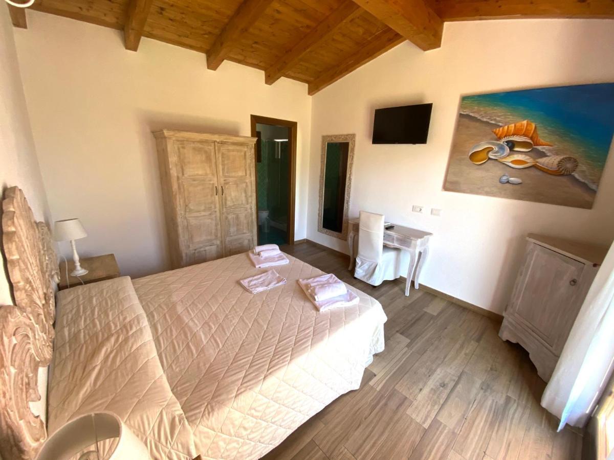 Quadrifoglio Affittacamere San Teodoro  Extérieur photo