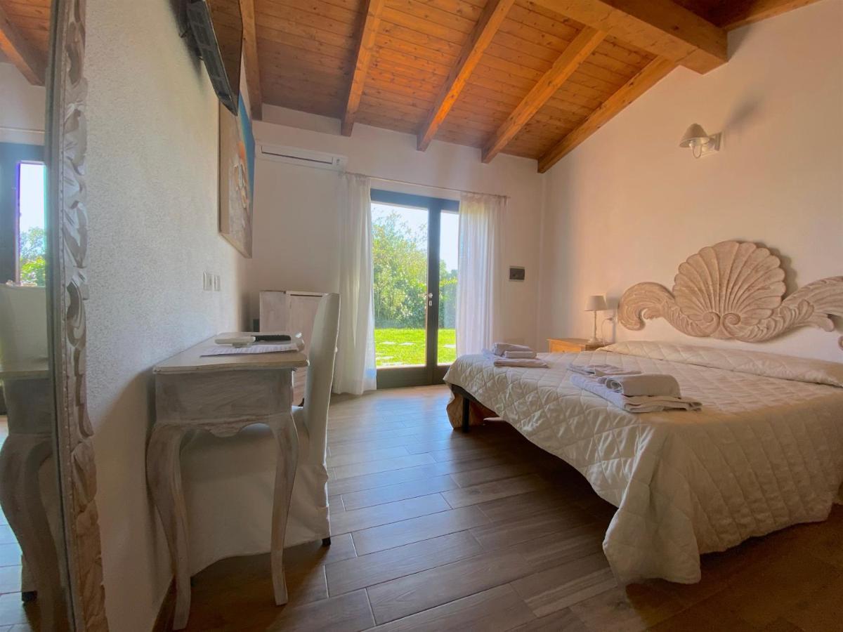Quadrifoglio Affittacamere San Teodoro  Extérieur photo
